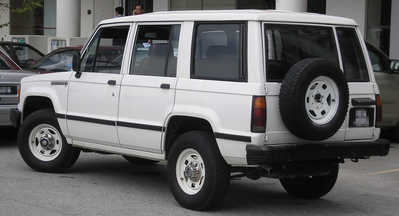 1920px Isuzu Trooper (first generation, first facelift) (rear), Serdang