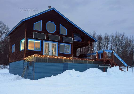 Schoders Remote Cabin with 12v christmas lights