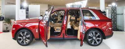 Rolls Royce Cullinan SUV 2019 min123 min